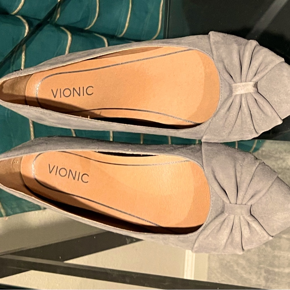 Vionic Gramercy Flats Size 9 - image 1